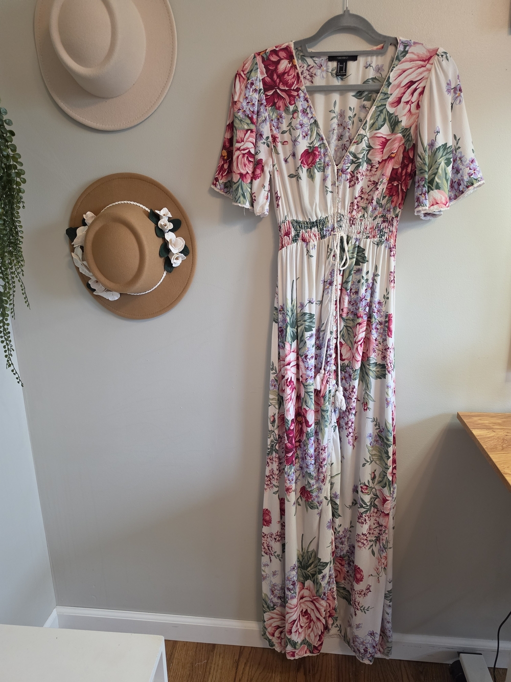 Floral Maxi Dress with V-Neck and Smocked Waist - White/Pink